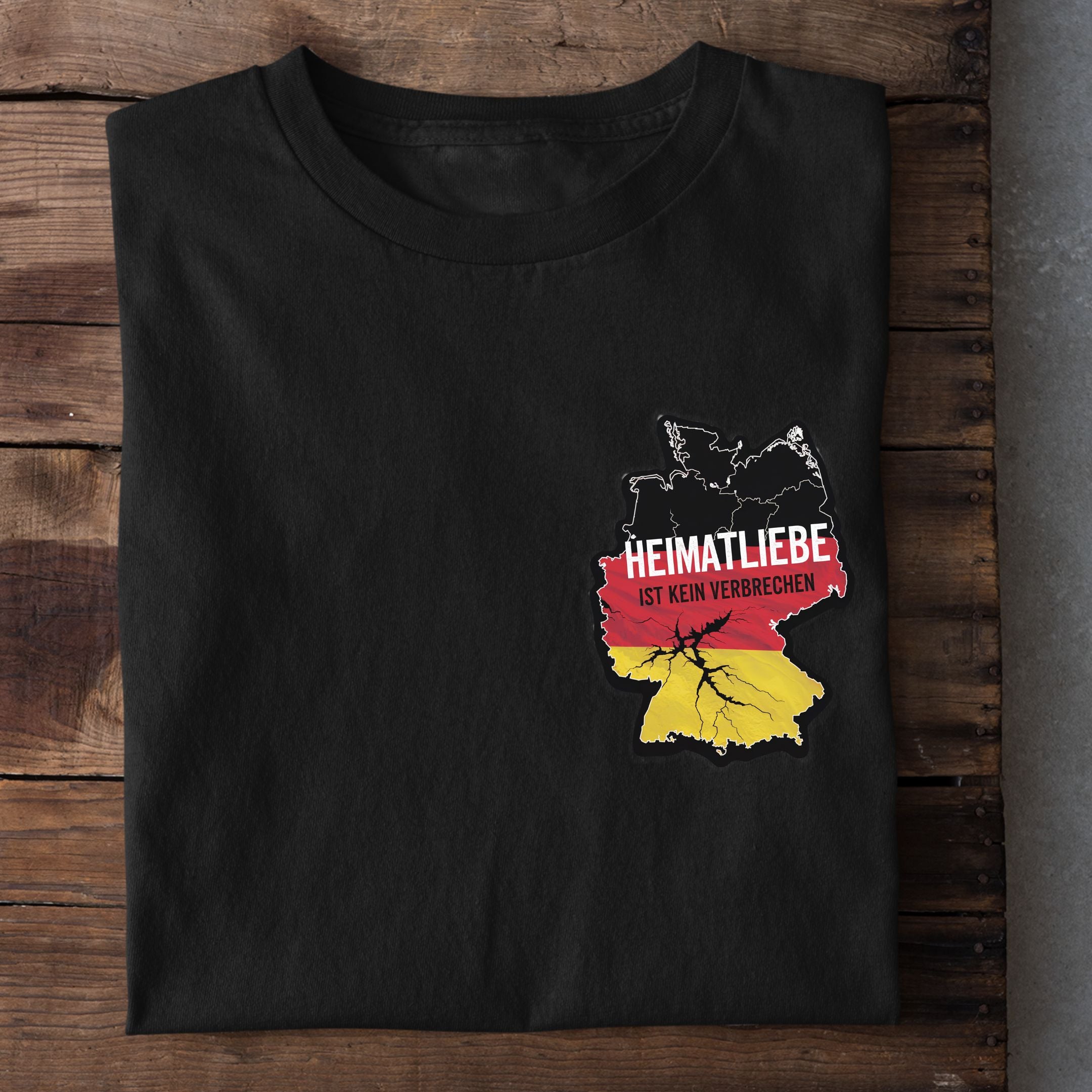 HEIMATLIEBE IST KEIN VERBRECHEN Brustdruck | Shirt Unisex