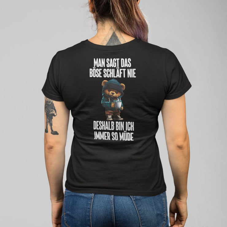 DAS BÖSE SCHLÄFT NIE TEDDY Rückendruck | Premium Shirt Unisex